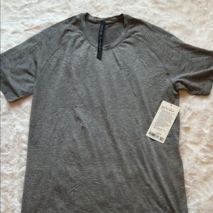 Men's Lululemon Gray T-Shirt